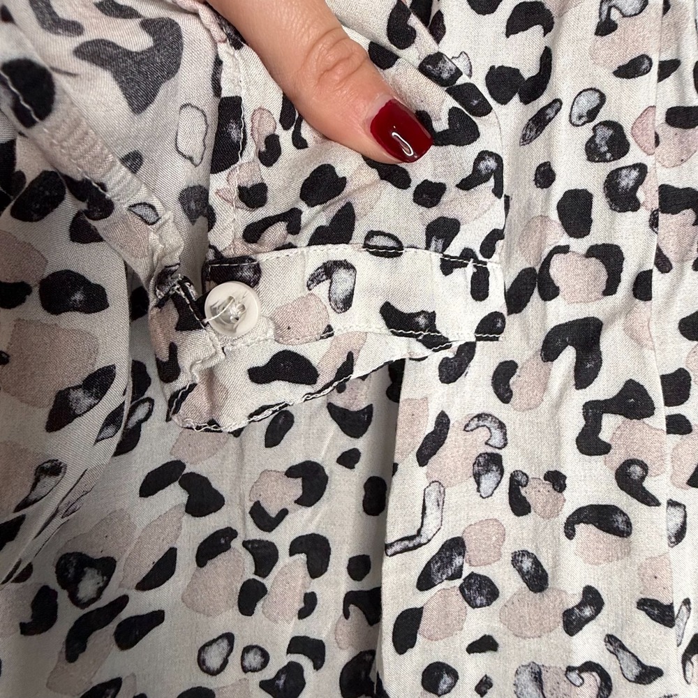 Cloth & Stone Anthropologie Leopard Print Blouse Women's Medium Sheer Rayon - Picture 8 of 10